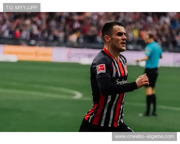 杨瀚森挺身充当“和事佬”，冷静阻拦冲突展球场成熟一面